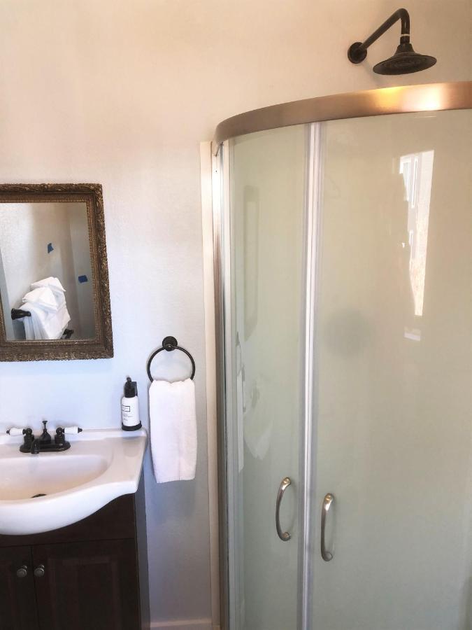 Premium Doppelzimmer mit 2 Queensize-Betten und eigenem Bad