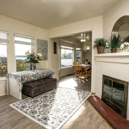 Arboretum View 3 Bedroom House-2
